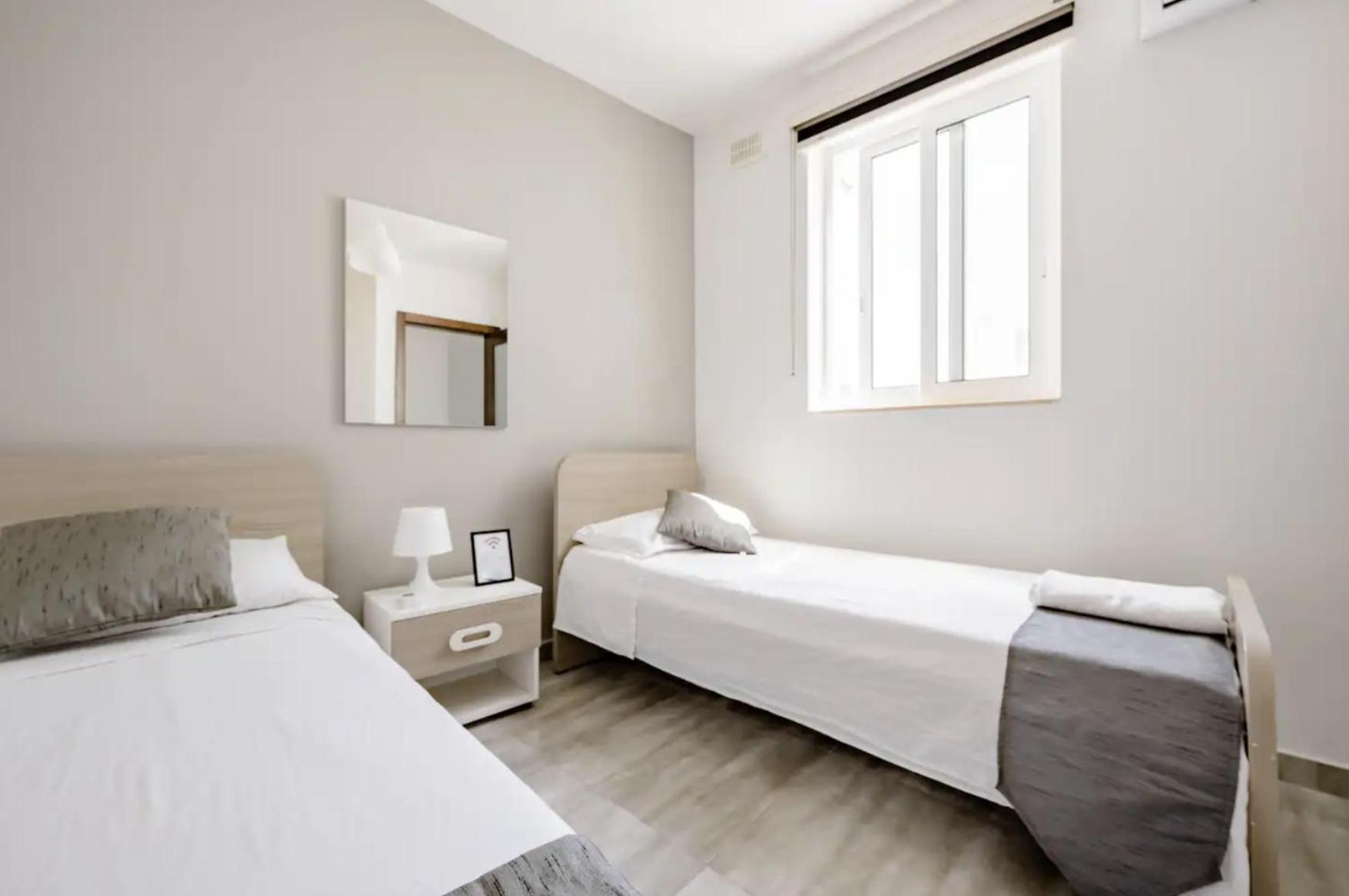 F12 Room 2, Private Room Two Single Beds Privated Bathroom In Shared Flat Msida Bagian luar foto